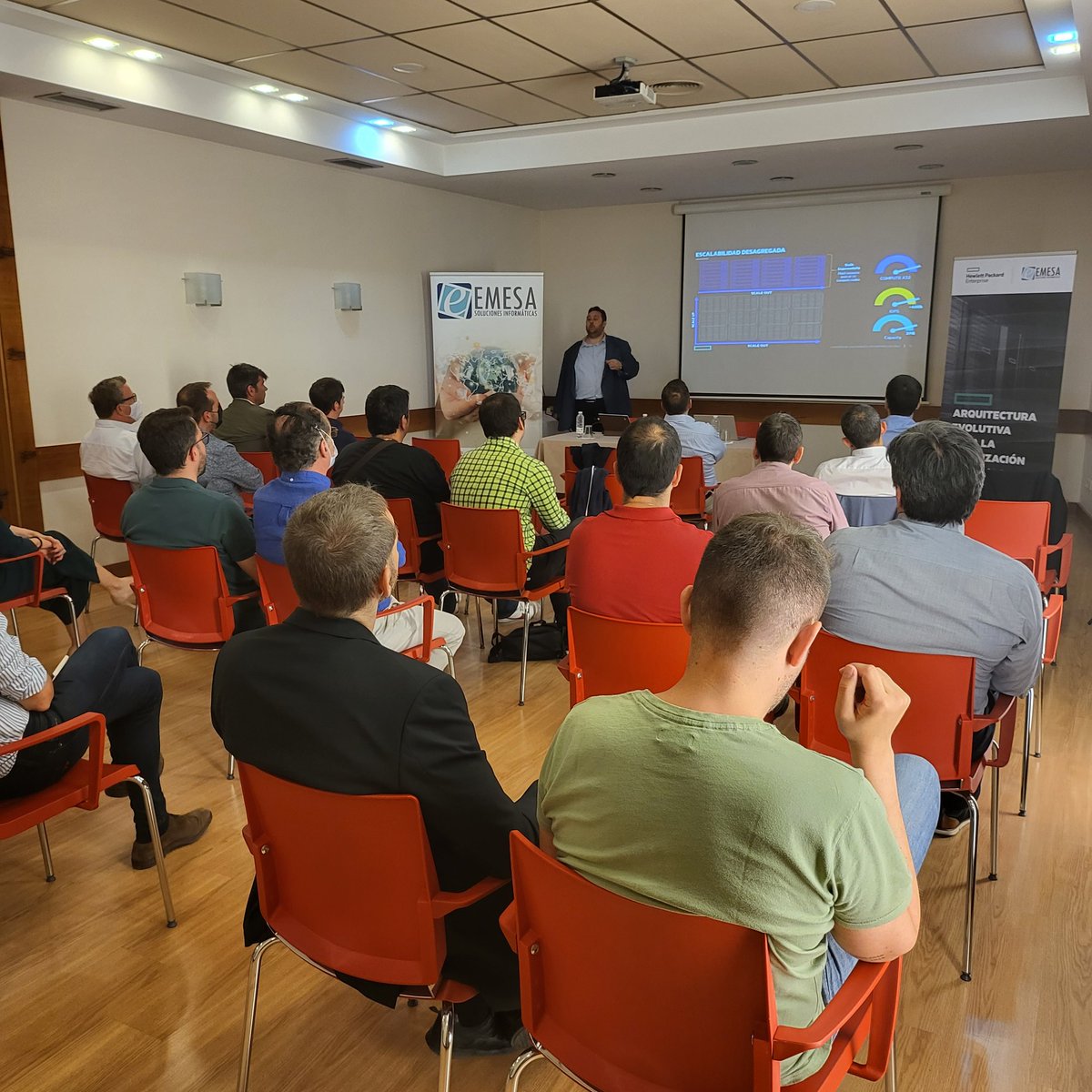 jlorenzo14's tweet image. Fantástica jornada en La Rioja con #HPE, #Simplivity, #AlmacenamientoHPE