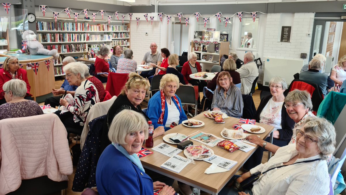 LancsLibraries's tweet image. 👑Fun, singalongs and quizzes at the Platinum Jubilee celebration event at #Cleveleys
#LancsJubileeCelebrations #CleveleysLibrary #PlatinumJubilee