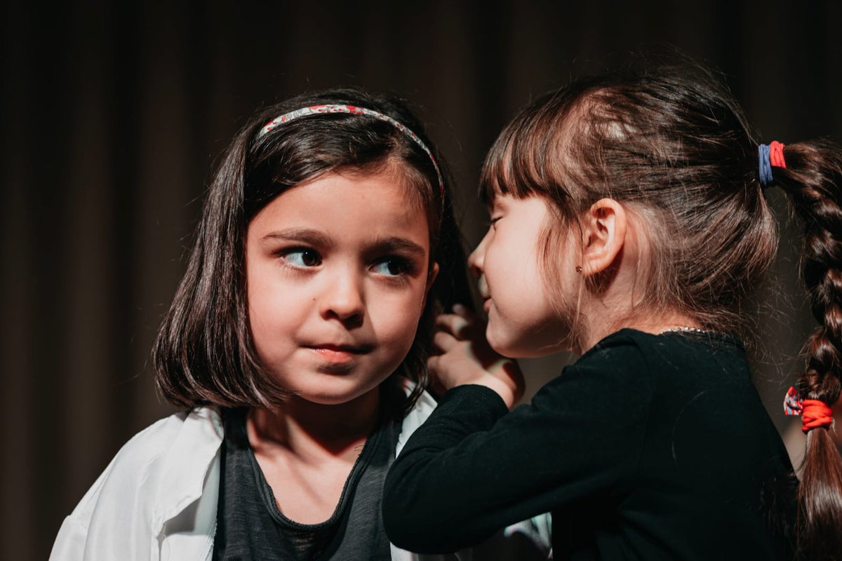 Ayer, los artistas de 5° de E. Infantil representaron "The artist", en las #XXVIIIJornadasdeTeatro del aula de teatro del colegio <a href="/AlbatrosTeatro/">Teatro Albatros</a>. Fotografías extraordinarias de nuestro muy querido #antiguoalumno Diego de Coo <a href="/Dcoo13/">Dcoo</a>