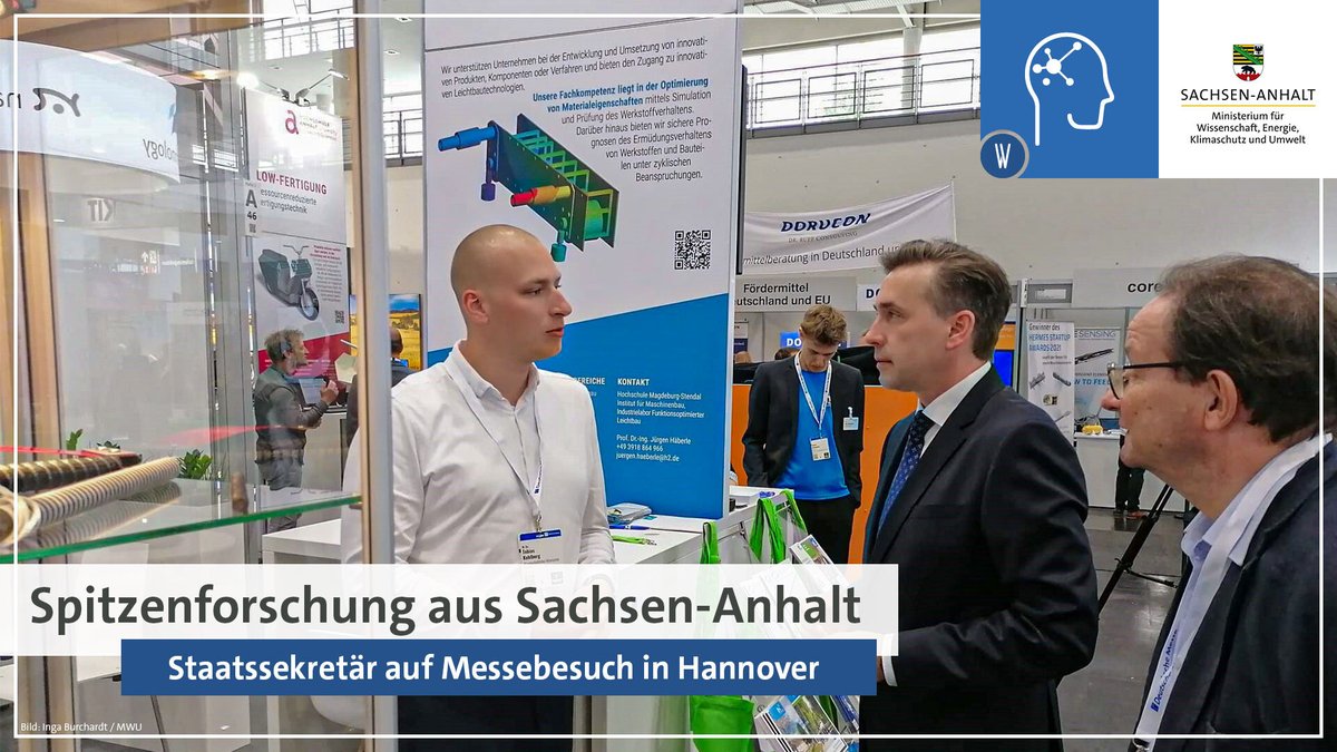 MWU_LSA's tweet image. Staatssekretär @WuenschThomas überzeugt sich auf @hannover_messe vom großen Interesse an #Spitzenforschung aus #SachsenAnhalt: „Vom Transfer exzellenter wissenschaftlicher Leistungen und Ergebnisse in die Wirtschaft profitieren alle Beteiligten. #FuE sind starker Standortfaktor.“