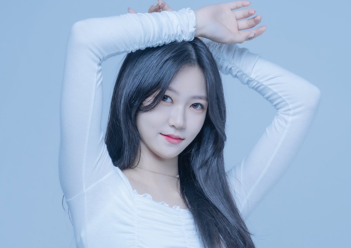 IOLITEBrasil's tweet photo. Quinta membro do IOLITE revelada!
SEJA BEM-VINDA AHEE!! 💗

Nome: AHEE (아희)
Nascimento: 05.12.2003

#IOLITE #아이올라이트 
#AHEE #아희 https://t.co/6z2jnKvgeI