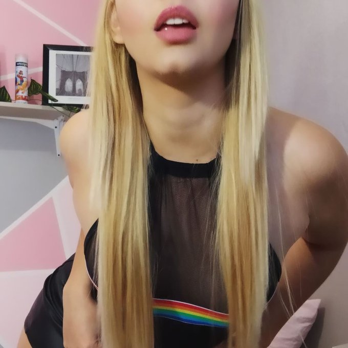 Nos vemos hoy en @CamSodaLive 🥵🥵 https://t.co/8bQbGOlaBT<a class="tags" href="/tag/camsodalive">@camsodalive</a><a href="/tag/felizviernesatodos"class="tags"><span>#felizviernesatodos</span></a>