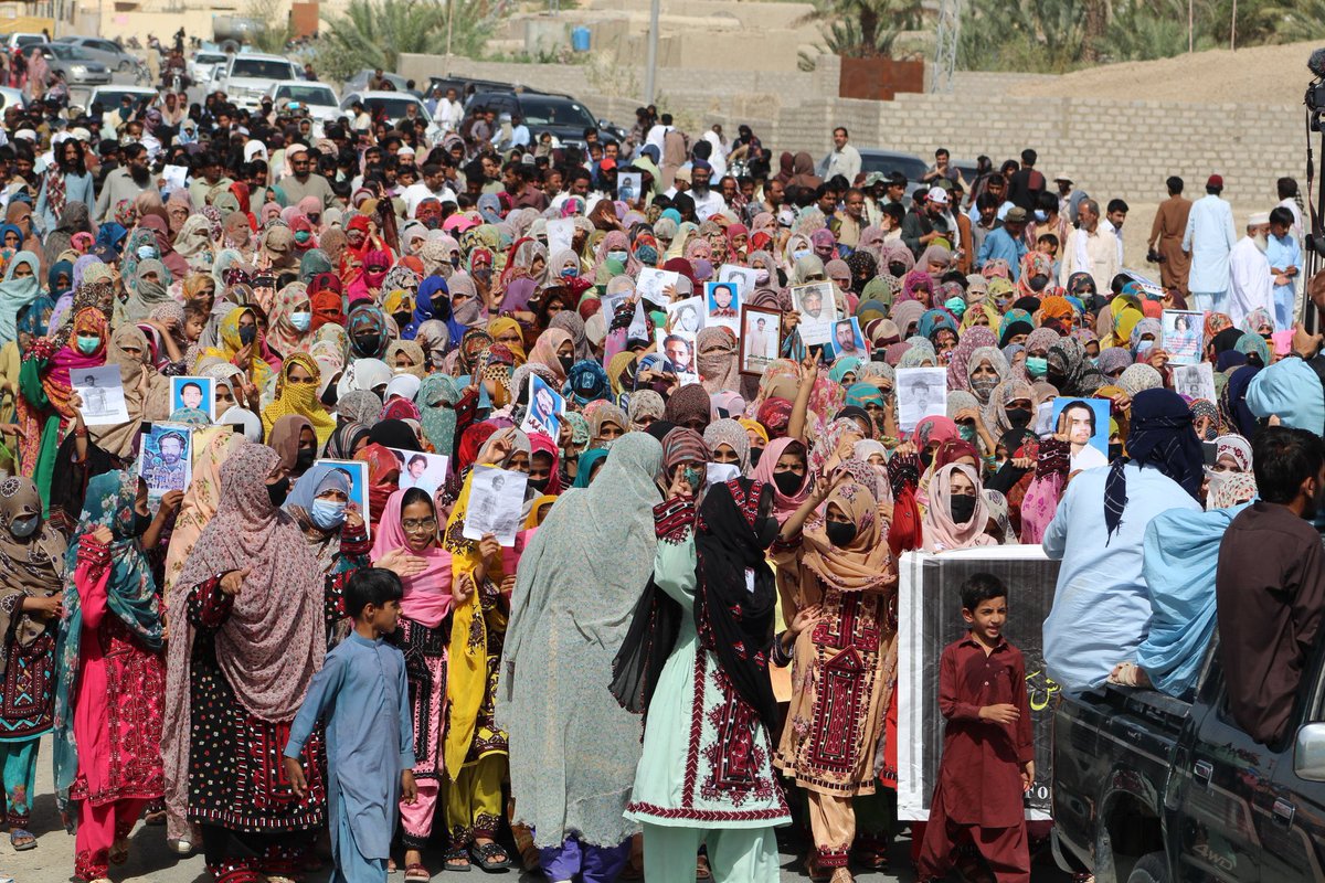 jasimghaffar's tweet photo. Large number of women and childrens in panjgur come at road for Justicefordadjan #justicefordadjan https://t.co/VZC23F88vC