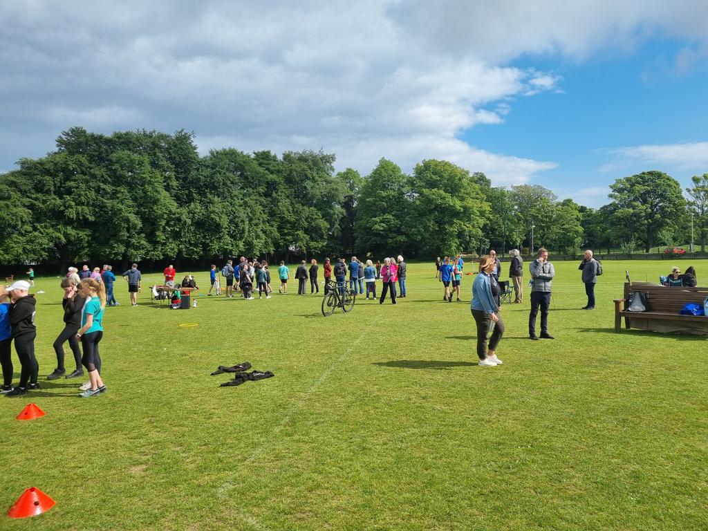 Cramond Sports Day 2022! The sun is out and we're all having a great time!