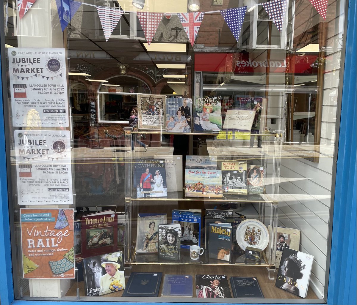 ruthiescorp's tweet photo. ⁦@tenovuscancer⁩ #Llangollen #Jubilee ready! ⁦⁦@visitllangollen⁩ #shoplocal https://t.co/G7AoUiBhwB