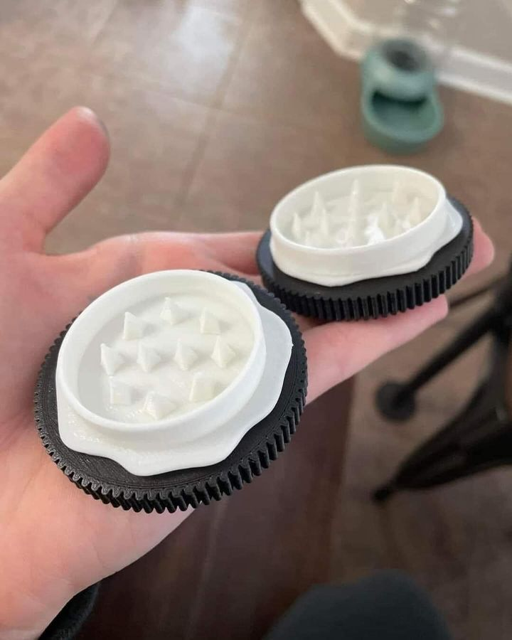 Diario4e20's tweet photo. Quer uma bolacha seu guarda? 😂 https://t.co/ItLs3nxC50