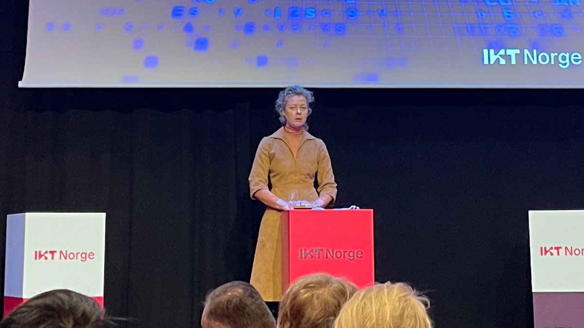 TTmmernes's tweet photo. NEO-konferansen 2022 @IKTNorge
– Kode rød: der @PSTnorge åpner med Budskapet:
Den digitale kriminaliteten avviker ikke serlig fra den tradisjonelle, det er bare arenaen de opperer på som er forandret.

Vi fra @AteaNorge er tilstede på Akershus festning og følger med 👍 https://t.co/Mctvv5YFmL