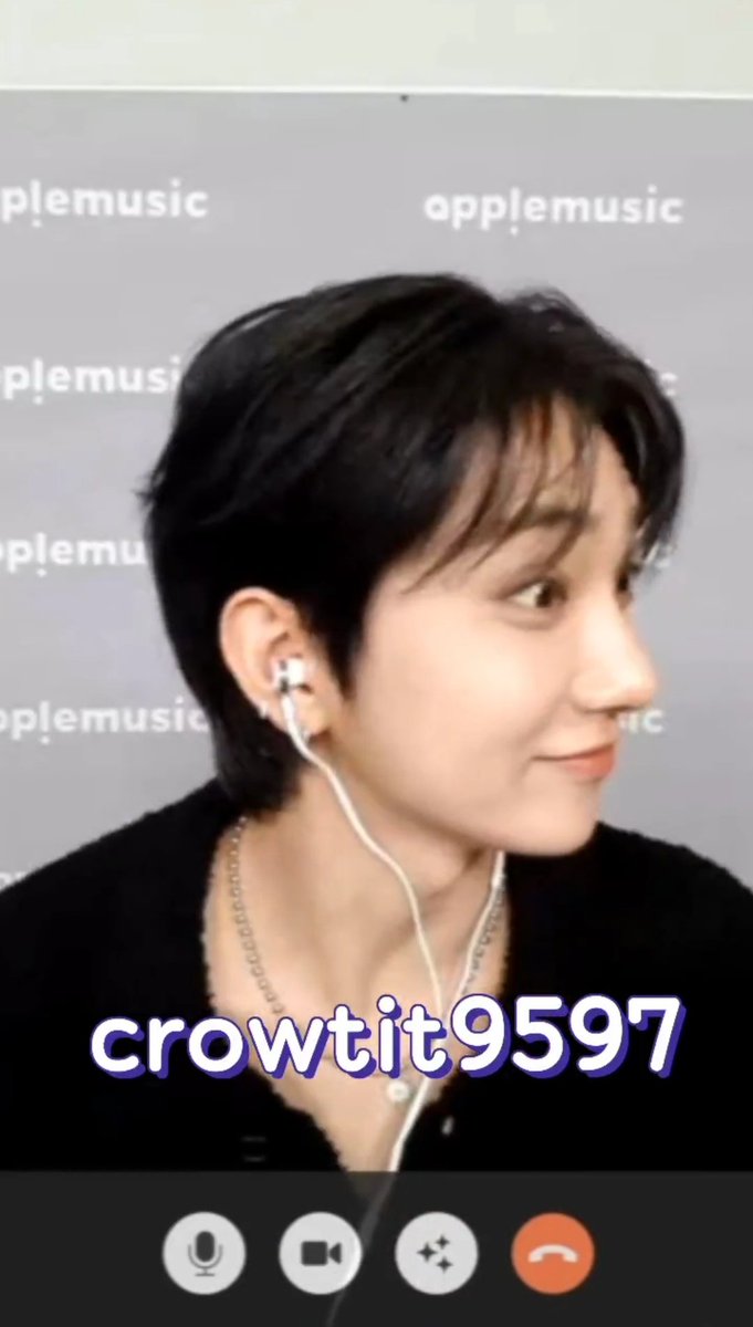 it blows my mind how he can be so cute 

#JOSHUA #조슈아