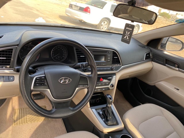 #سناب_شات
- الموديل: هونداي - النترا
- الموديل: 2019
الممشى: 67 الف قابل للزيادة
حالة البدي وكالة
حالة المركات : شرط وعلى الوكاله ولله الحمد
* الايرباق ومكينة وقير على الشرط *
السيارة انصح بها للمستخدم كنظافة 
الرجاء مايتواصل معاي الى الجاد بالشراء فقط
للتواصل : 0595294935