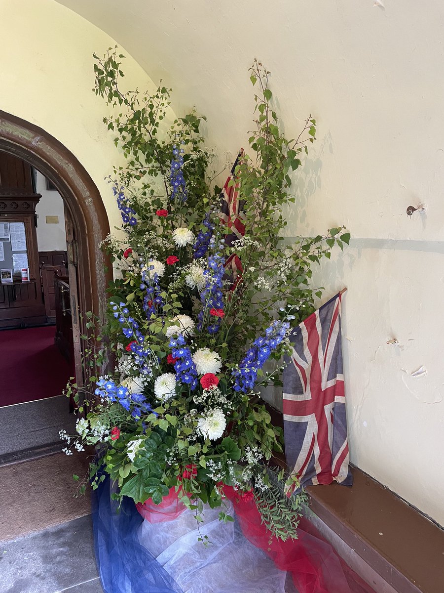 LakesPlanner's tweet photo. Just finished decorating #Witherslack church porch as part of our community celebrations for #JubileeCelebration. Weekend of fun, gatherings and celebrating 🇬🇧🎉🇬🇧 https://t.co/gPrjUBbonk