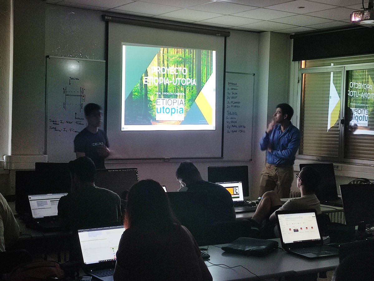 Elektrizitateko goi mailako ikasleek <a href="/zabalketa/">zabalketa</a> eta
<a href="/etiopiautopia/">EtiopíaUtopía</a> GKE-ak proposaturiko Erronkaren aurkezpena egin dute. Erronka, Etiopiako bi eskolatarako instalazio elektrikoa diseinatzea izan da. Egindako lanak bikainak izan dira. Zorionak guztioi!!! 👏👏👏👌