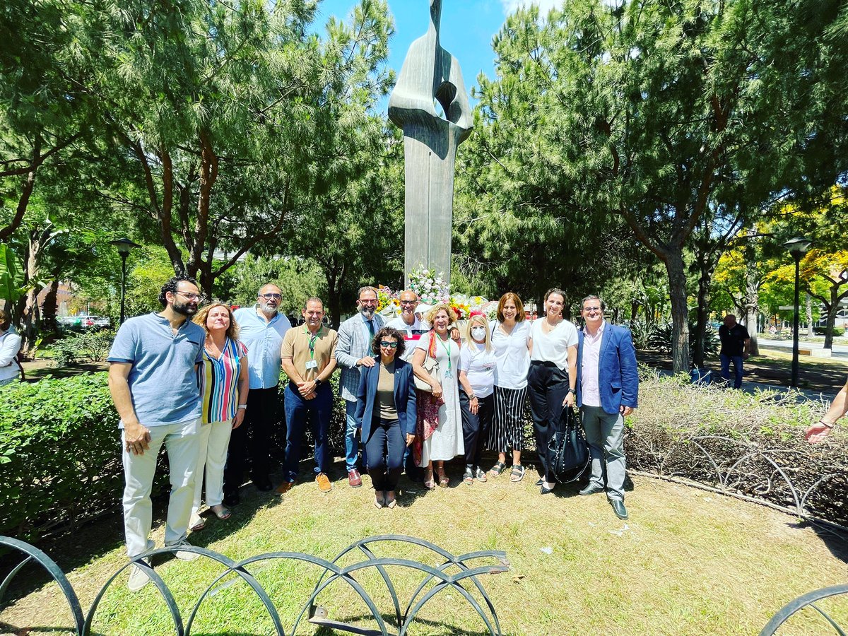 HUVV_SAS's tweet photo. Hoy es un día muy especial❤️
Nuestro recuerdo,reconocimiento y agradecimiento para los donantes de órganos y sus familias.👩‍👩‍👦‍👦👨‍👨‍👦‍👦👩‍👧‍👦
Gracias por regalar 🎁 una segunda oportunidad.
Gracias por dar vida!!!
#DíaDelDonante @DagaDomingo @trasplantmalaga @ONT_esp @cancermalaga @saludand https://t.co/ekRYzXqEsz