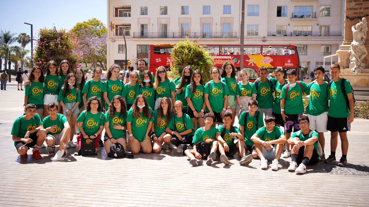 ieducando's tweet photo. 🟢🟡 Ayer concluyeron las sesiones de #ClassOnMove en #Málaga 👏

Los alumnos del @iesmva realizaron un recorrido desde la Plaza de la Marina hasta la Calle Larios siguiendo una ruta turística creada por ellos mismos con #GoogleWorkspaceforEducation 😯 

#ieducandoeventos https://t.co/lmIWhk7nzz