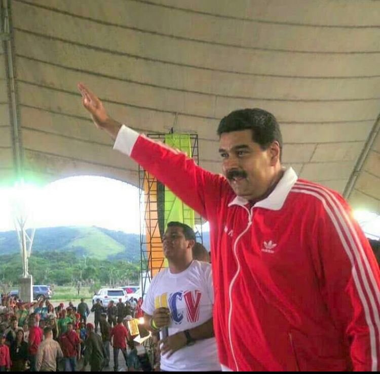 Galindez_vzla's tweet photo. Asumo con determinación y compromiso la responsabilidad de enlace estadal del @PartidoPSUV para Delta Amacuro. Junto al Presidente @NicolasMaduro vamos a la construcción de la nueva época del proyecto de Bolívar y Chávez. ¡Venceremos! https://t.co/VhQgou8RLi