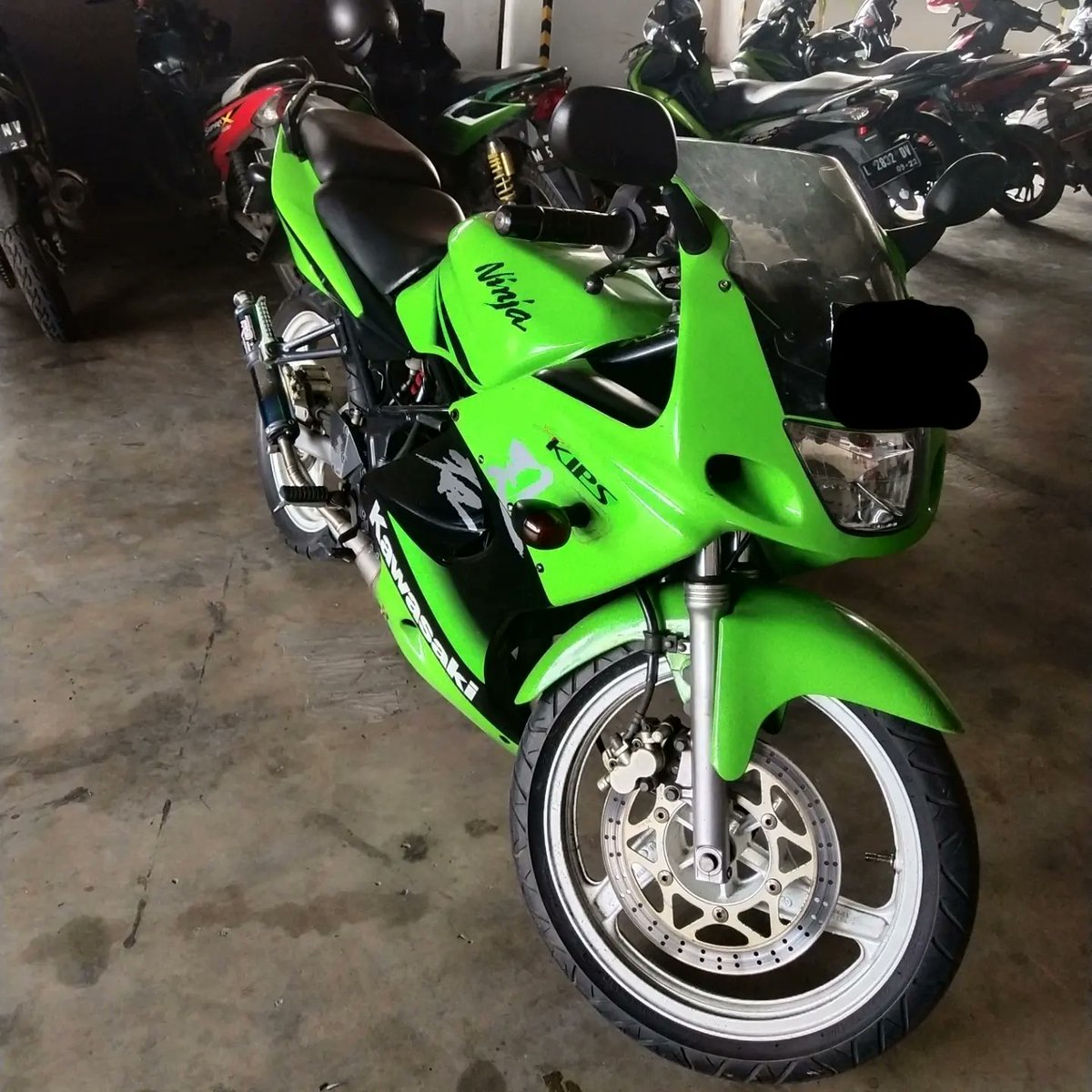 galangabilawa's tweet photo. Jual !
Ninja 150 KRR 2011 SE
Old Hijau
STNK BPKB
Pajak 10.09.2022
Mesin standart
Plat AG Blitar Kab
Speedo Meter jalan
RPM jalan
Knalpot R9
Minus : ada crack di body bawah
Lok : Surabaya
Harga 27 jt

Note : SERIUS BUYER ONLY !

#jualninja150 #jualninjarr
#kawasakininja 
#ninja150 https://t.co/uePpmT8gHs
