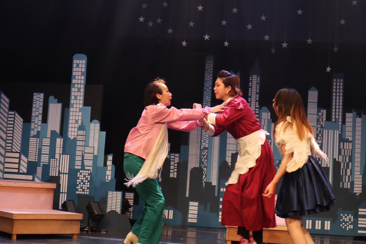 muz_kaijyu's tweet image. 【#怪獣チェックドット ご感想】
乳母、母、瑠奈、そしてシスターは見ていて気持ちがいいほど弾けていて、思わず大声で笑ってしまいました。
路生と平成の掛け合いのテンポが良かったし、牧野も後半になるにつれてどんどん開き直っていく様がめちゃくちゃ面白かった！↓
#webアンケート