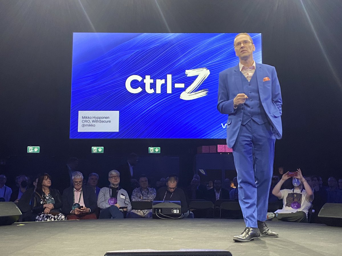 🅳🅰🆅🅸🅳 🅷🅾🅻🅼🅴🆂 tweet media