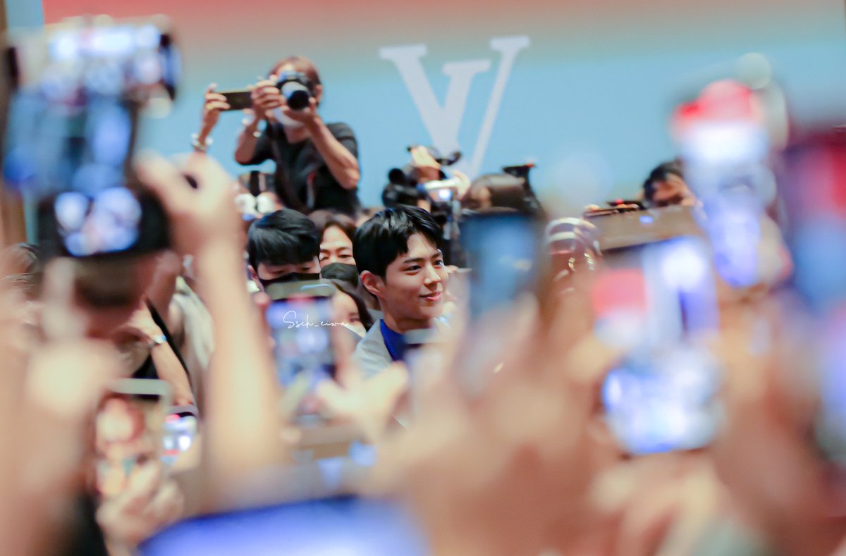 เห็นเท่านี้ แต่ก็น่ารักกกก
#LVmenFW22xParkBogum
#พัคโบกอม 
#ParkBoGum 
#ขอให้พระคุ้มครอง
#박보검
#BoGumMySnapBySsch_Eiwa