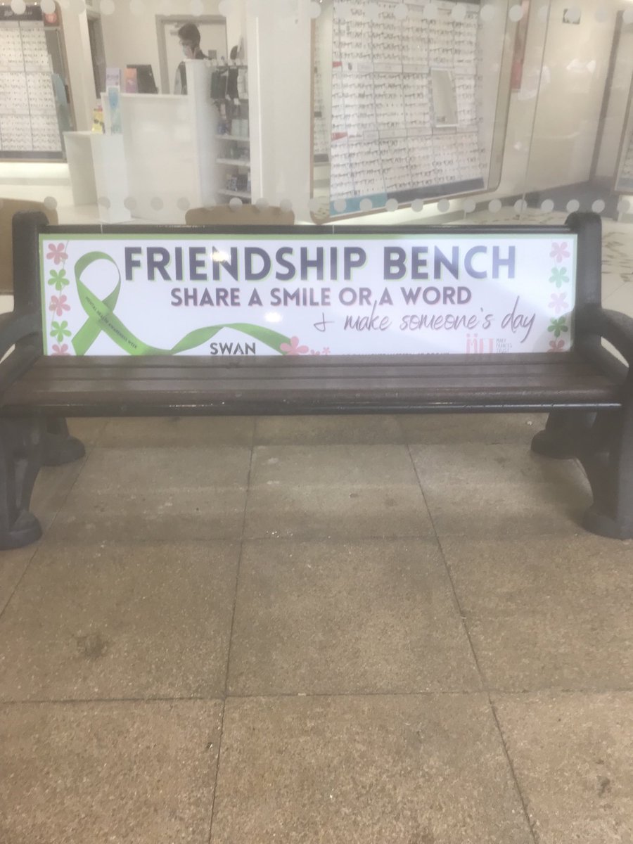 Alicepit1's tweet image. The only bench in Leatherhead no one ever wants to sit on