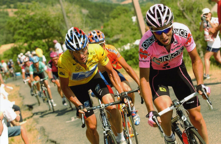 chiodi17's tweet photo. CICLISMO es lo que hacían por La 2📺 

Ciclismo no son las redes sociales, no es el postureo, no es estar fino, no es tener likes, no es ser super embajador por un par de calcetines ni tampoco es petar KOMS en Strava😡

Que os mole la bicicleta vale, pero un respeto al CICLISMO🙇🏻‍♂️ https://t.co/FRzuImENGY