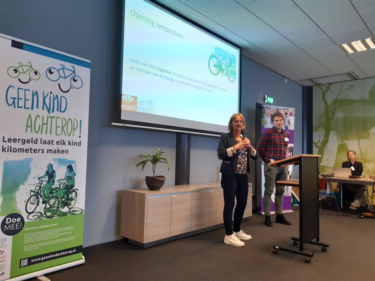 Start van de actie #geenkindachterop van <a href="/LeergeldNed/">LeergeldNederland</a>. Hoe kunnen we zorgen dat alle kinderen kunnen fietsen? En drempels voor kinderen en ouders weggenomen worden. Voorwaarde 1 is een fiets. Welke voorwaarden zijn nog meer nodig? Daarover: <a href="/NathanRozema/">Nathan Rozema</a> en <a href="/Eugenie99226021/">Eugenie Mac-nack</a>