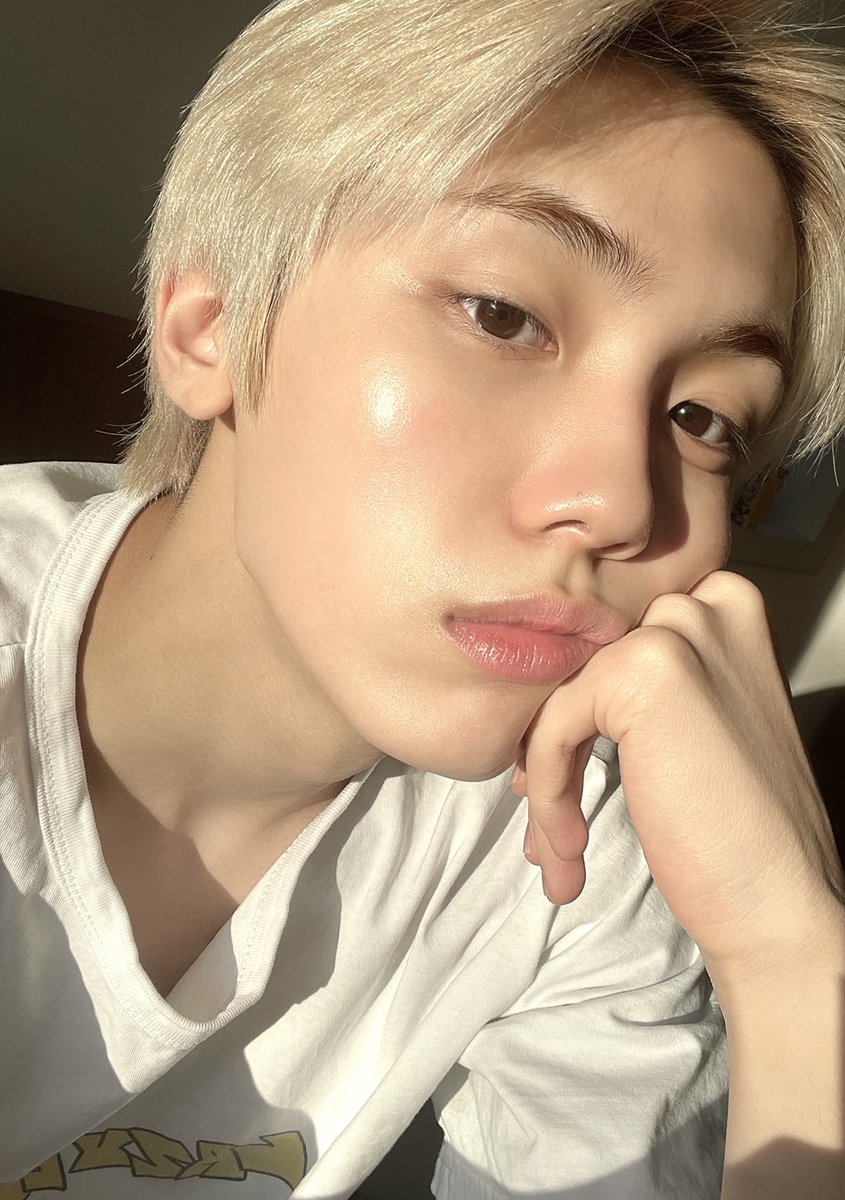 ahnselm's tweet image. barefaced seongmin is everything to me