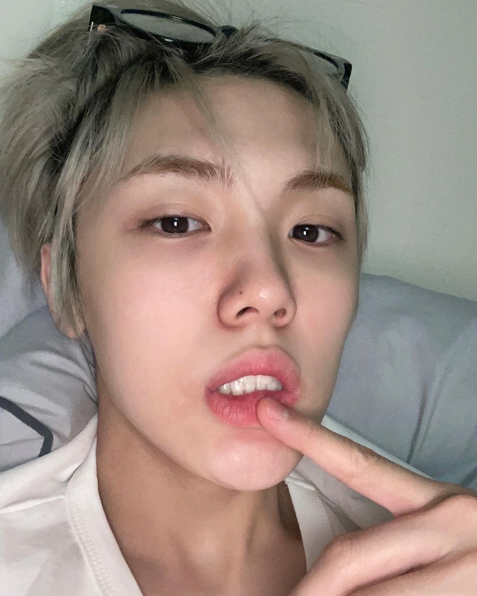 ahnselm's tweet image. barefaced seongmin is everything to me