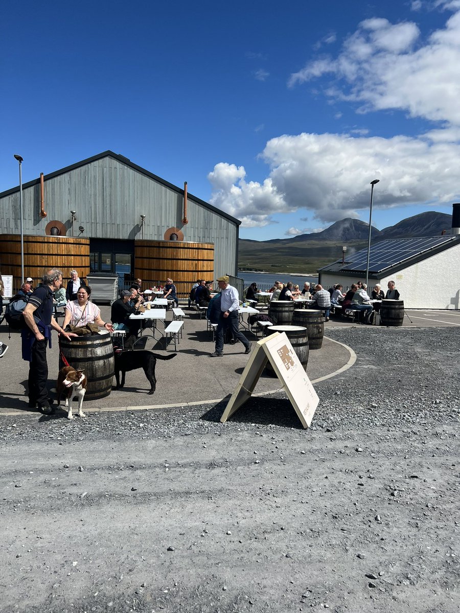 The sun is out and everybody is enjoying <a href="/ReelyJiggered/">Reely Jiggered</a>!
