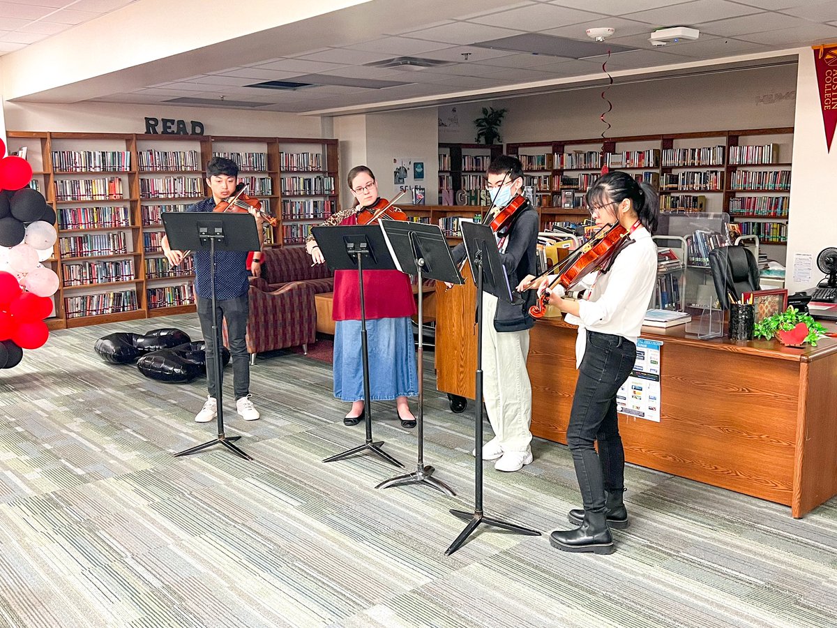 Class of ‘22 Top 10 Breakfast at @NGHSPrincipal <a href="/NGHS_Raiders/">North Garland HS</a>. Congrats seniors! <a href="/gisdnews/">Garland ISD</a> #TheGISDEffect