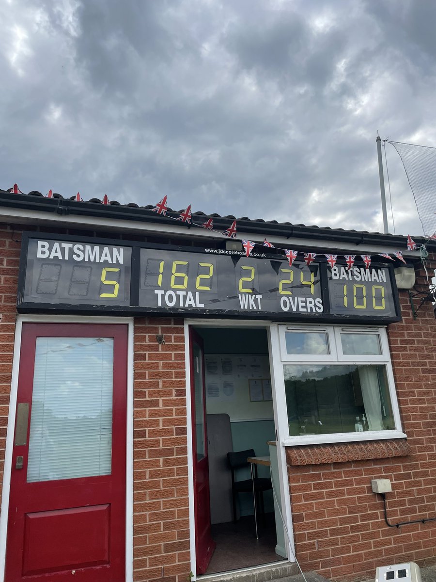 Dixon on 100* -loving life here at Killamarsh- #topbadger  <a href="/alice_dixon8/">Alice Dixon</a>