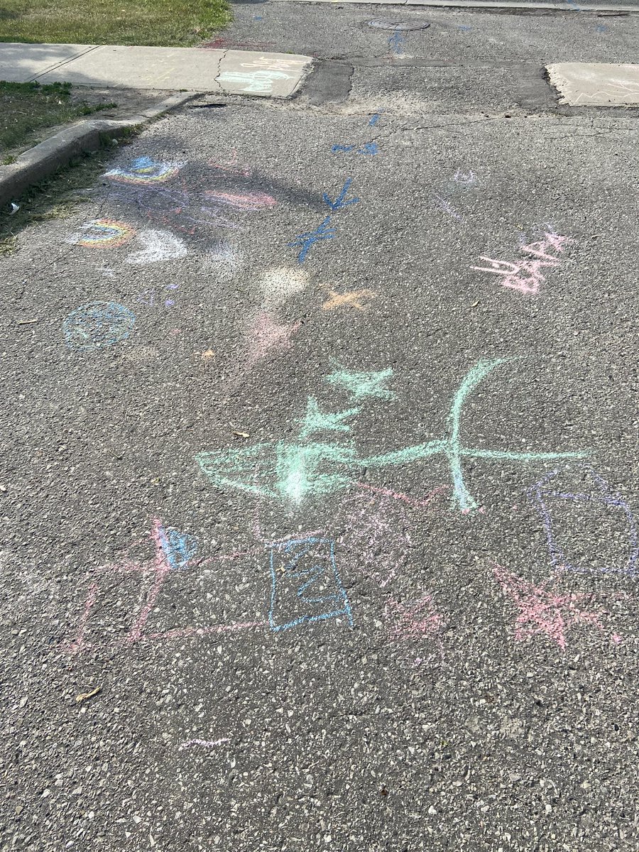 Bellmere Junior PS (@bellmerejps) on Twitter photo Happy #walkTogether Wednesday! In honour of #bikeweek we encourage students to walk, run, ride or scooter. Thank you to those that helped #chalkthewalk on our route to school as well! <a href="/OntarioAST/">Ontario Active School Travel</a> <a href="/tdsb/">Toronto District School Board</a> <a href="/EcoSchoolsCAN/">EcoSchools Canada</a> <a href="/EcoSchoolsTDSB/">TDSB EcoSchools</a> Happy #walkTogether Wednesday! In honour of #bikeweek we encourage students to walk, run, ride or scooter. Thank you to those that helped #chalkthewalk on our route to school as well! <a href="/OntarioAST/">Ontario Active School Travel</a> <a href="/tdsb/">Toronto District School Board</a> <a href="/EcoSchoolsCAN/">EcoSchools Canada</a> <a href="/EcoSchoolsTDSB/">TDSB EcoSchools</a>