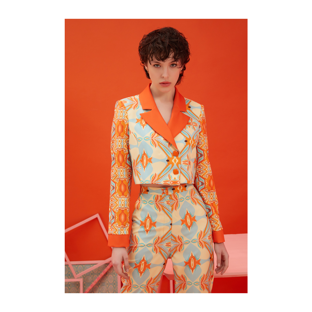 Göz alıcı tasarımlar ile tarzınızı kendiniz oluşturun.

Retro Crop Ceket &amp; Pantolon

➡️ guisda.com

#guisda #guisdadesignstudio #elbise #kadıngiyim #ceket #crop #etek #minielbise #sporgiyim #şıkgiyim #lüksgiyim #pantalon #bluz #gömlek #şort #tulum #takım #kimono