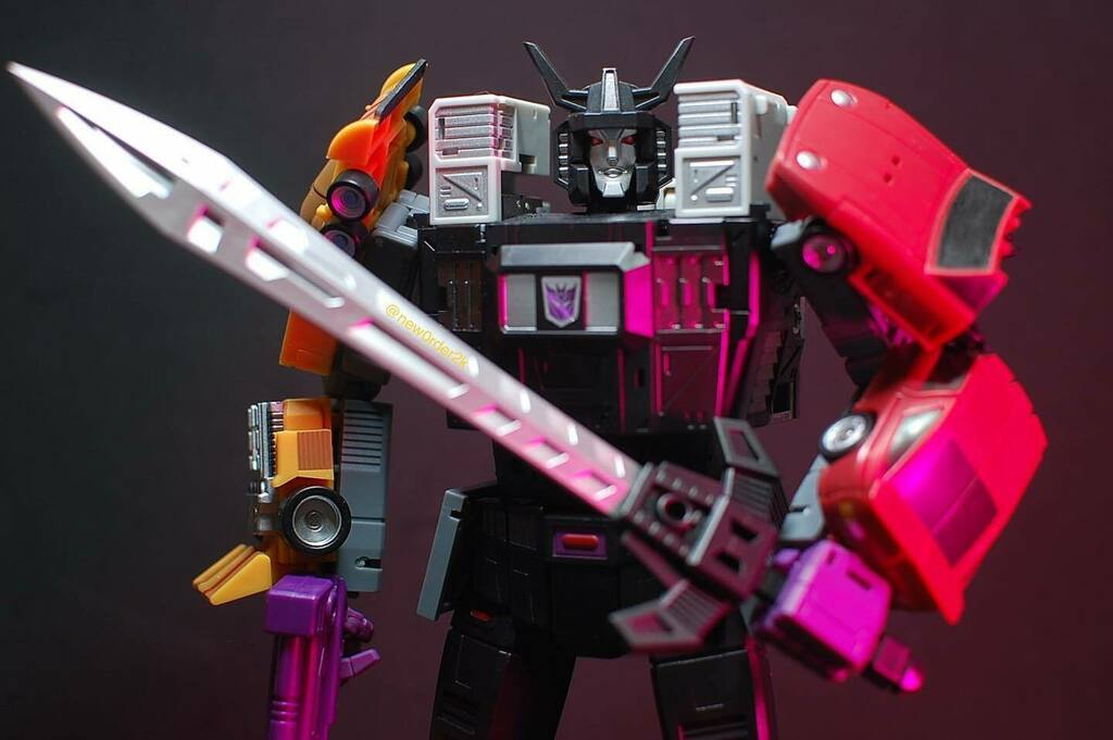 new0rder2k's tweet image. Magic Square Menasor
#transformers #menasor #vectorsigma #megatron #new0rder2k #toysphotography #magicsquare #newage #stunticons instagr.am/p/CeQveA-ObSx/