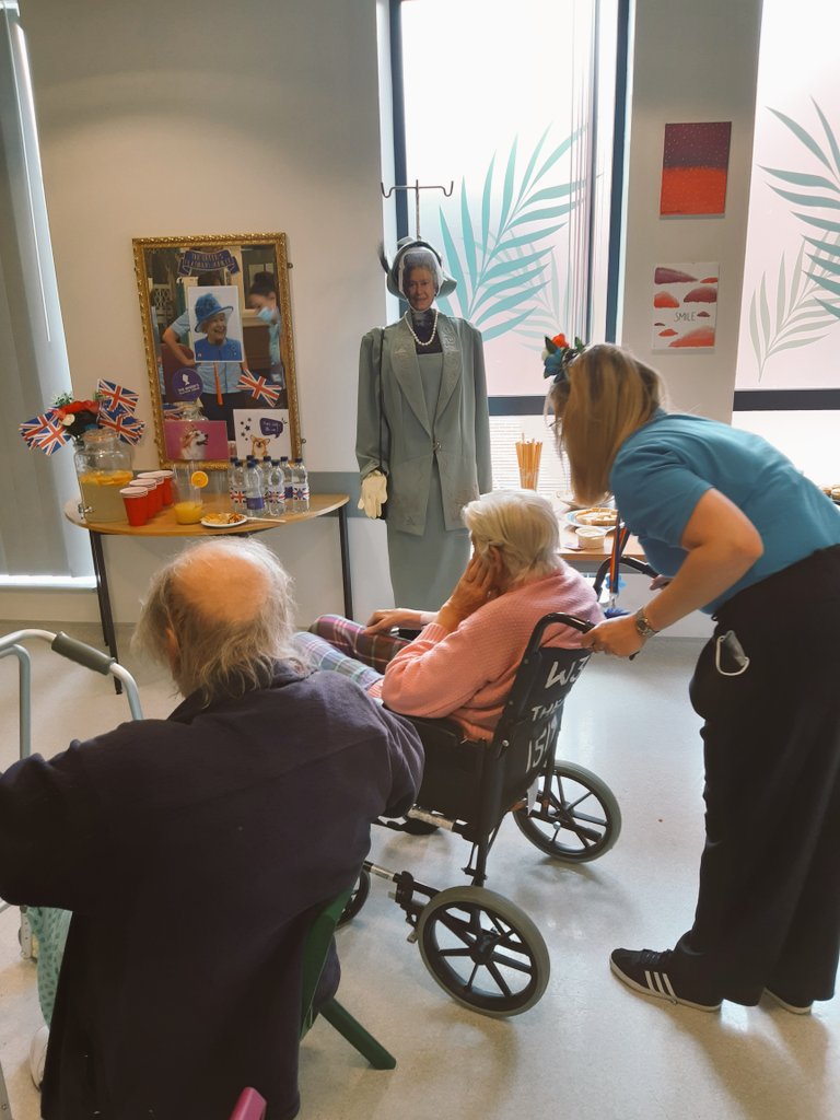 Ward 32, Acute Medicine MRI MFT (@32mft) on Twitter photo Royal visit and party on ward 32 today to celebrate the Platinum Jubilee. <a href="/32Mft/">Ward 32, Acute Medicine MRI MFT</a> <a href="/jowhit77/">Joanne Whitworth</a> @PamelaTayRN <a href="/MikeAllisonNHS/">Mike Allison</a> <a href="/ActivityMft/">Lizzie Therapeutic Activity Coordinator W30 MRI ๐</a> @Pjoynson78 <a href="/MFT_PatientExp/">Patient Experience</a> <a href="/MFT_QIT/">Quality Assurance Team</a> <a href="/ImsMri/">IMS.MRI</a> #JubileeCelebration #PlatinumJubilee Royal visit and party on ward 32 today to celebrate the Platinum Jubilee. <a href="/32Mft/">Ward 32, Acute Medicine MRI MFT</a> <a href="/jowhit77/">Joanne Whitworth</a> @PamelaTayRN <a href="/MikeAllisonNHS/">Mike Allison</a> <a href="/ActivityMft/">Lizzie Therapeutic Activity Coordinator W30 MRI ๐</a> @Pjoynson78 <a href="/MFT_PatientExp/">Patient Experience</a> <a href="/MFT_QIT/">Quality Assurance Team</a> <a href="/ImsMri/">IMS.MRI</a> #JubileeCelebration #PlatinumJubilee