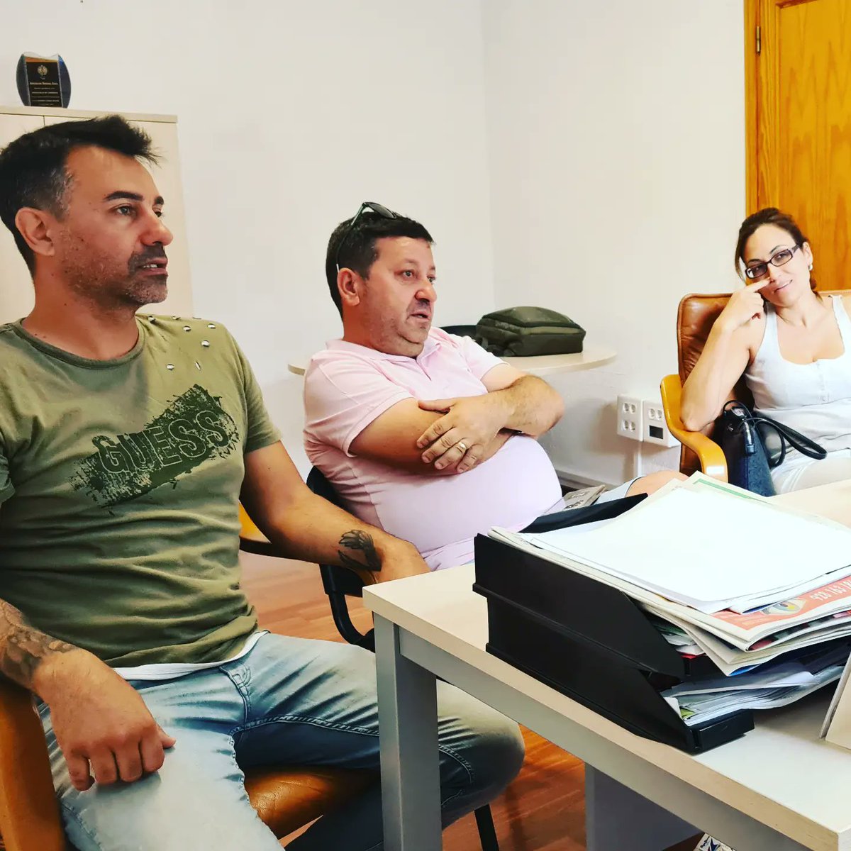 🤝 Reunión de un grupo empresarial con <a href="/DavidPerdomoG/">David Perdomo</a> para iniciar trámites para la posible realización de un Festival en la capital majorera que acogerá a importantes grupos y orquestas de música latina 🎷

<a href="/PuertoRosario/">Ayuntamiento de Puerto del Rosario</a>

#festival #proyectos #puertocrece #emprendedores