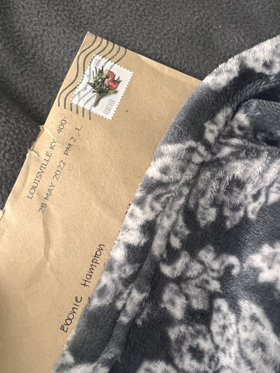 Ebonator28's tweet photo. “Leadership is about making others better as a result of your presence and making sure that impact lasts in your absence." 
These letters touched my heart and reminded me that my impact does not go unnoticed. ❤️🥹 #BeingACoachIsRewarding https://t.co/KRIErlKczT