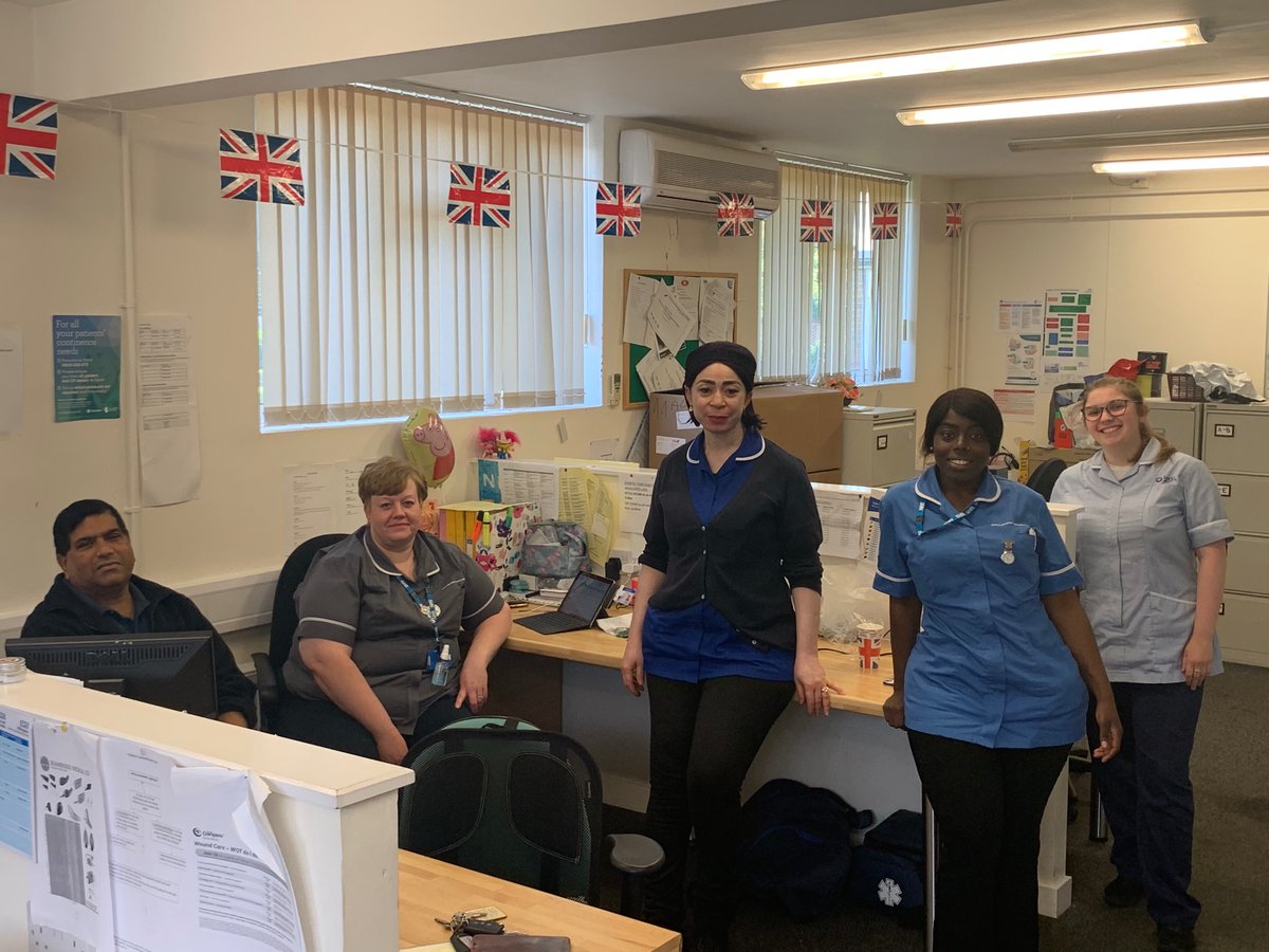 hillingdondns's tweet photo. 🇬🇧☺️Great day celebrating the Jubilee with the DNs&amp;CCTs!🤔Who knew that N'wood DNs were so knowledgeable on the Royals,winning the quiz &amp; the lovely Teresa,CNA with the CB DNs got the Bake Off handshake🤝,winning with her delicious Victoria sponge!🍰
👑Happy BH weekend all!👑 https://t.co/7yxYREeiyF