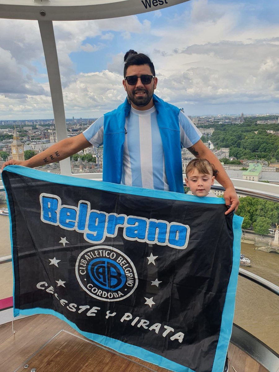 Belgrano's tweet photo. ¡Alberdi presente en Wembley! 🏴‍☠️⚽🇦🇷

✈️🌍Una legión de piratas de toda Europa se dió cita en Londres para alentar a la Selección @Argentina ante Italia por la #Finalissima.

#VamosPiratas https://t.co/NP6TyUG5Xv