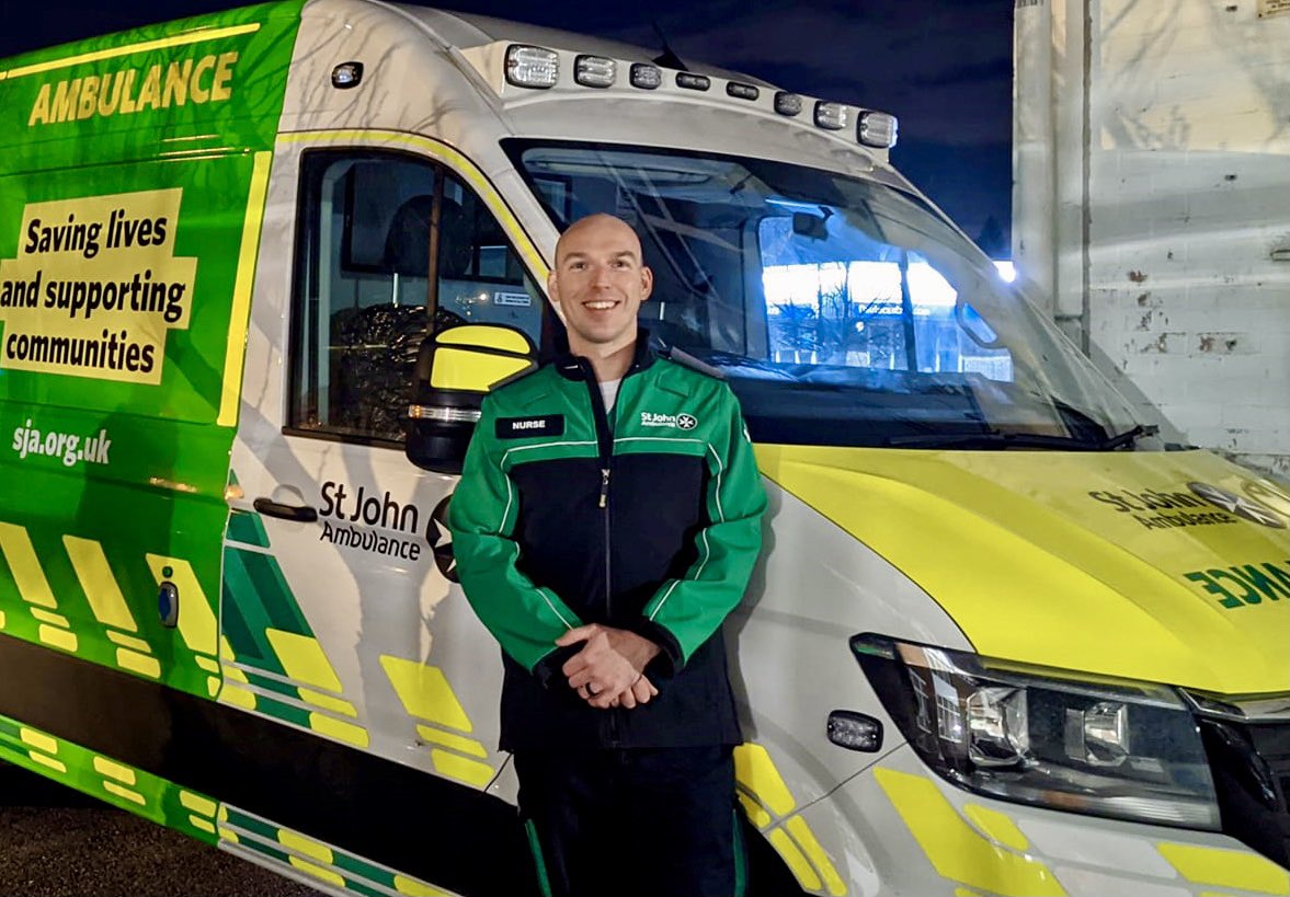 DMS_JHGSE's tweet photo. Today marks the start of @NCVOvolunteers #NationalVolunteersWeek! Many of our @DMS_MilMed troops #volunteer in their communities.
Today we celebrate Capt @IG_Bennett, a @BritishArmy #Nurse who volunteers with @stjohnambulance in a senior leadership role, and as Ambulance Crew. https://t.co/Z7N7GFVFDp