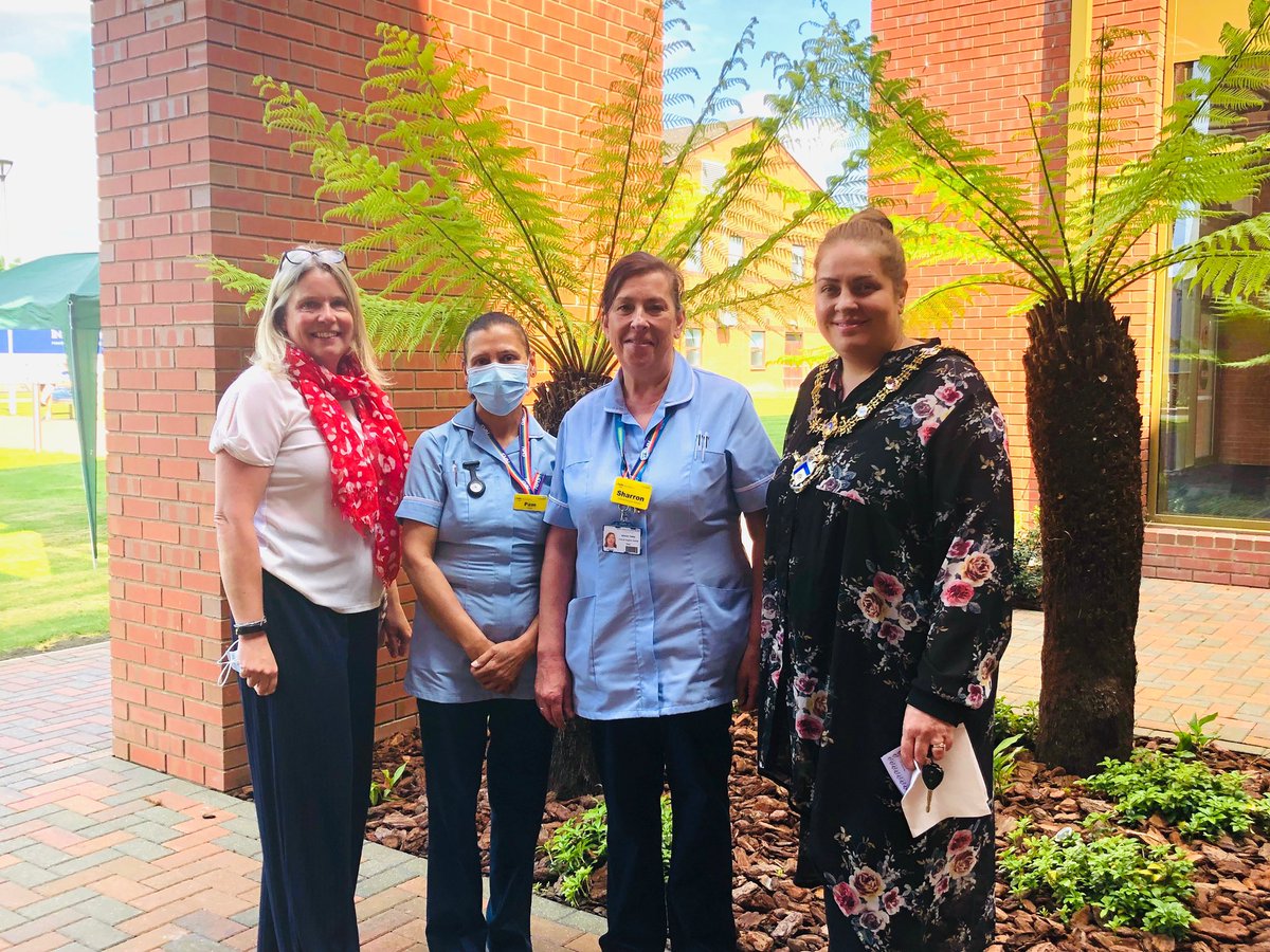 CllrforShottery's tweet photo. Delighted to attend the @StratHospital, Jubilee event thanking the hospital staff and the volunteers for all their hard work. Lovely to meet some of the young people from @Shottery Girls' Grammar School who helped organise the event &amp; some of the volunteers from Forest of Hearts, https://t.co/RE0g74a60S