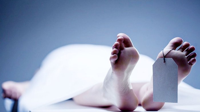 কেনো কর অহংকার ,, কেনো কর বাহাদুরি ,,
কিসের বাড়ি~ কিসের ঘড়~~
( চোখ বুঝিলে সবাই পর ) √√√