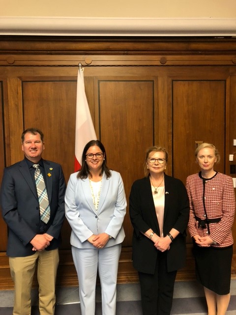 Heather Stefanson tweet media