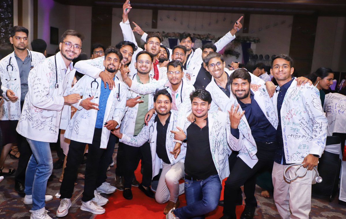 JhajhraShankar's tweet photo. #Adios❤️
#batchparty 2016 batch https://t.co/eYDZengRcu