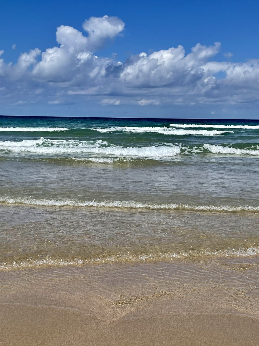 LauraJ_Bull's tweet photo. We keep our phones charged but it is even more important to take the time to recharge ourselves!
At the beach with my family is my favourite way to recharge, the wonderful weather is an added bonus. 
#WellbeingWednesday https://t.co/hzoDH2EaGD