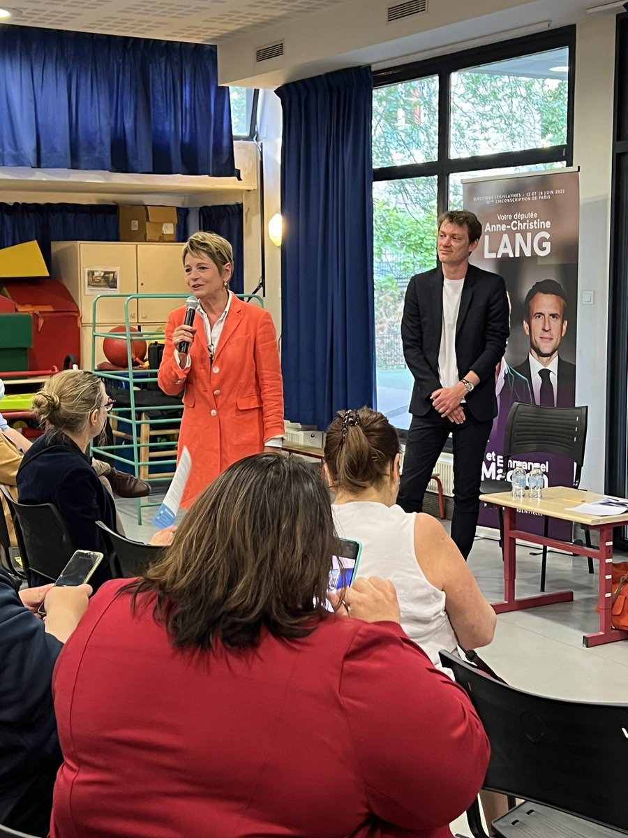 Pendant 5 ans, j’ai accompagné des réformes de justice sociale : dédoublement des classes en CP &amp; CE1 en REP, soutien scolaire pendant les vacances, repas à 1€, cités éducatives. Notre boussole a toujours été d’œuvrer pour l’#égalité des chances.

#GrandDébatÉducation #ACL2022