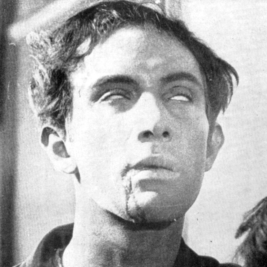 "A movie like this is a tonic. It assaults old and unconscious habits of moviegoing. It is disturbing, frustrating, maddening." - <a href="/ebertvoices/">RogerEbert.com</a> on UN CHIEN ANDALOU