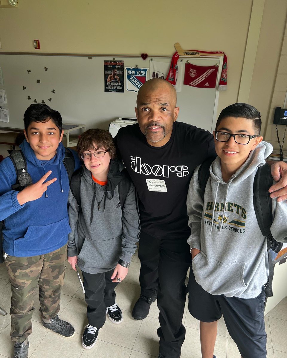 LFSchool1 tweet media