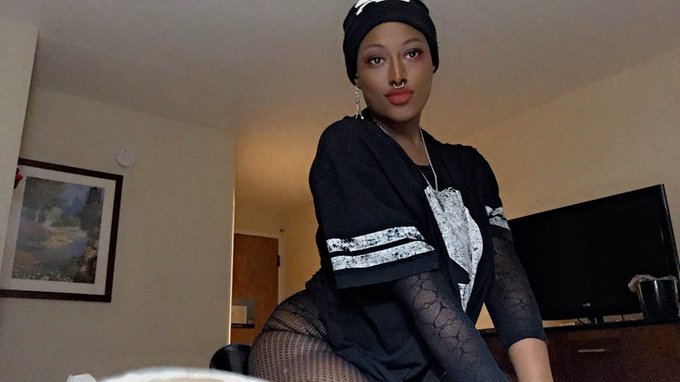 Slim Thicc Goth Babe https://t.co/q4E9EqWUaq