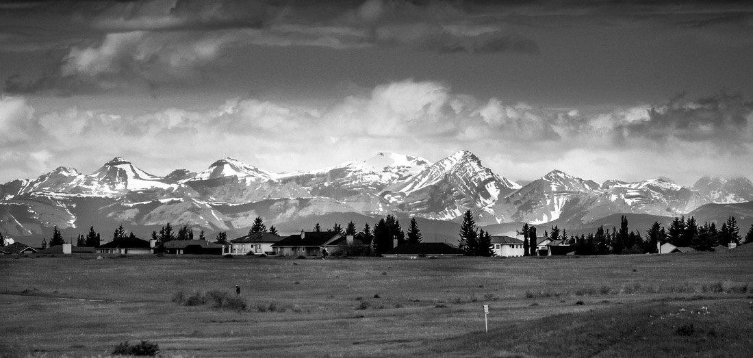 cmroachphotos's tweet photo. We at #CMRoachPhotos missed #TopPhotoTuesday so here’s our #WhoopsWednesday AND a #FridayPhotoBlog sneak peek! It’s a mountain range - but where exactly is it shot from? Head to the link below to find out more

Like the pic? Hit up the shop via the link: https://t.co/JoLXXi2vxw https://t.co/XAlRLv1XvR