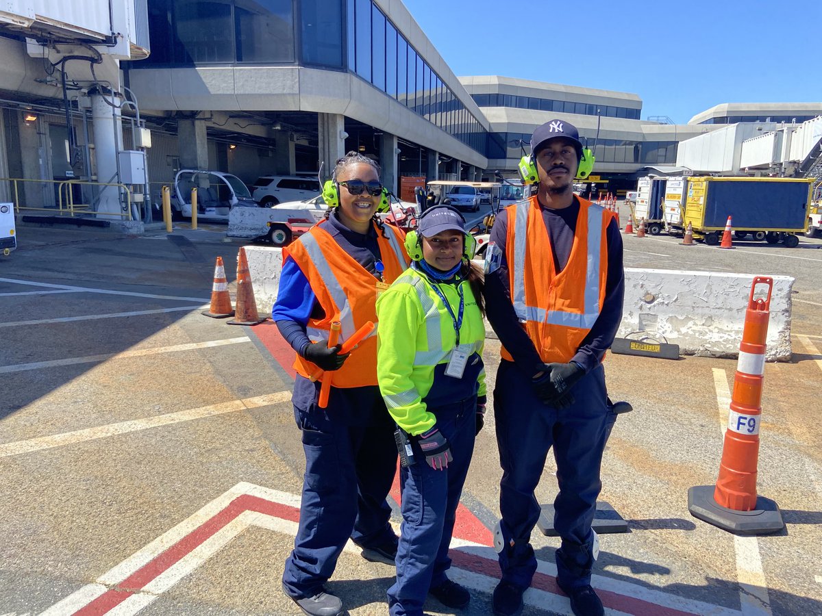 #ConsistencyTeam in SFO. Meet Daya, her and 2 new hires had back to back QTs. Daya prides herself on Teaching, Mentoring and Excellence! SFO has a great future! ⁦@weareunited⁩ ⁦@MonikaGablowski⁩ ⁦@KevinSummerlin5⁩ ⁦@chahin_hector⁩ ⁦@DavidWisdomUA⁩